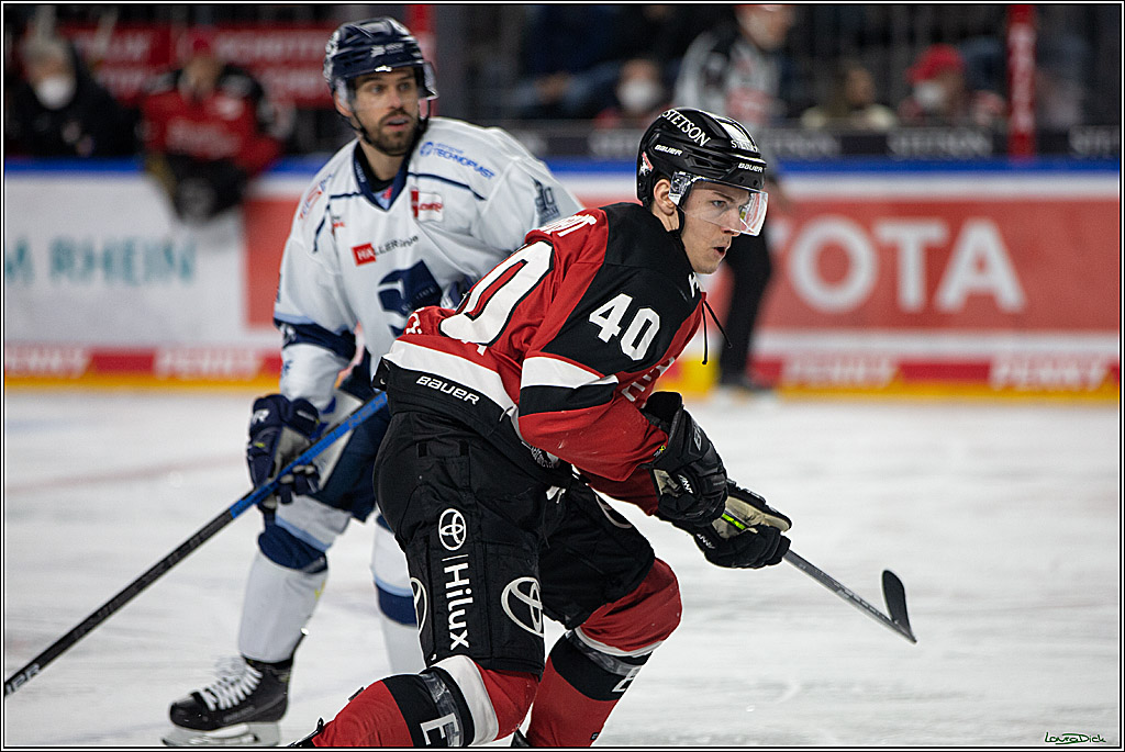 PENNY DEL;  Koelner Haie - Straubing Tigers; Koeln, 11.03.2022